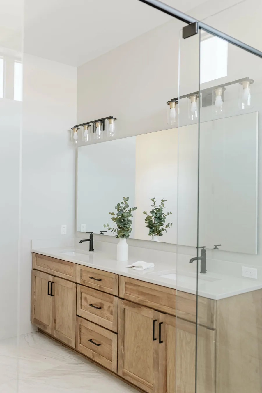 What your double vanity bathroom cabinet can include